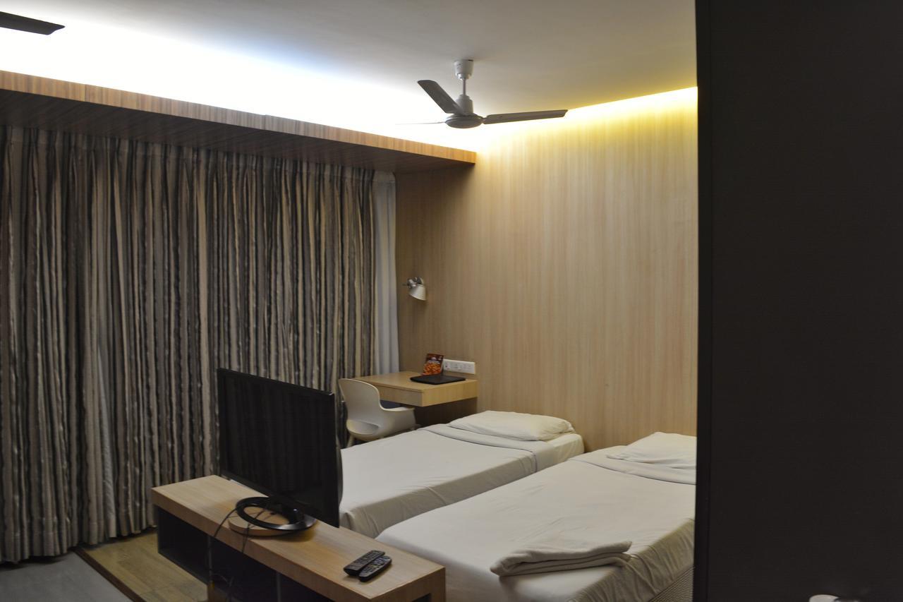 Satkar Paradise Aparthotel Manipal Exterior foto